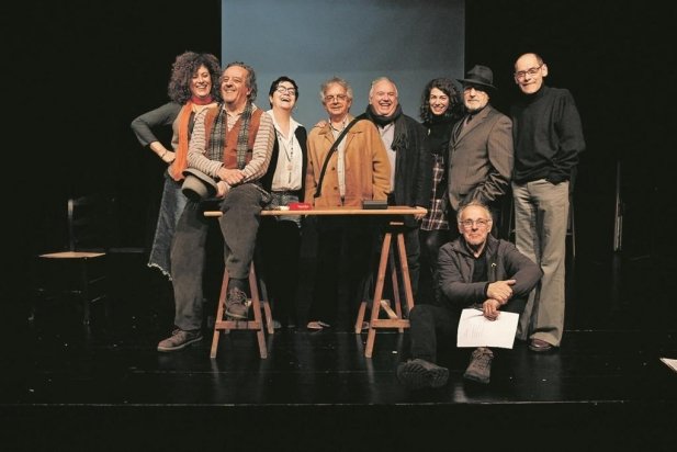 Actors i director del muntatge teatral 'Aquesta nit tanquem', l'adaptació d'una obra de Manuel de Pedrolo._617x412