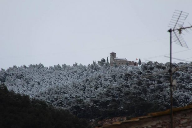 Imatge del Puig de la Creu nevat aquest matí de dimarts_617x412