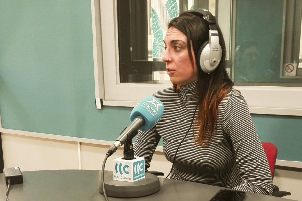 Sara Carmona als estudis de Ràdio Castellar_617x412