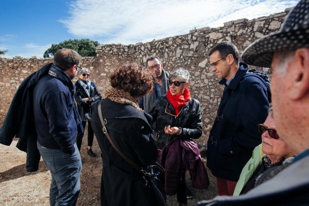 L'alcalde i el regidor de Cultura han acompanyat la família de l'Elio_617x412