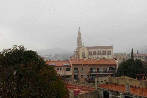 La nevada ha arrencat sobre les 4 de la tarda_617x412