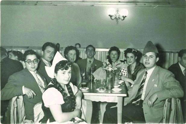 Una imatge d'uns dels participants al carnaval de l'Ateneu el 1955_617x412