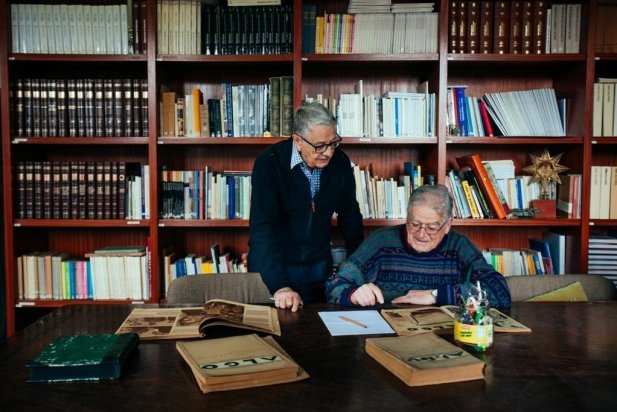 D'esquerra a dreta, Joan Roura i Albert Antonell, treballant al Centre d'Estudis de Castellar. _617x412
