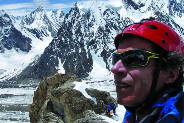L'alpinista català Òscar Cadiach presenta 'Hat trick català: Annapurna, Dhaulagiri i K2' ._617x412