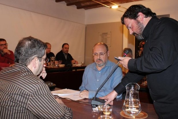 Lluís López, en el moment de prometre el càrrec com a nou regidor del PDeCAT_617x412
