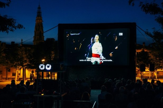 La pantalla gegant del Mirador va projectar 'Il trovatore' de Verdi_617x412