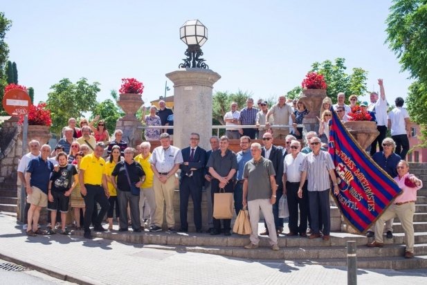 Foto de família de la trobada de penyes blaugranes_617x412