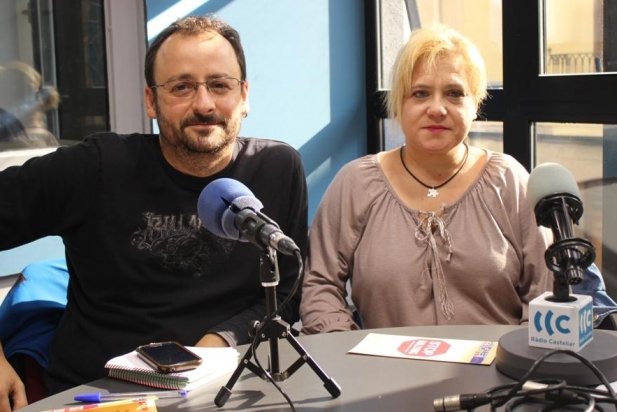 Jordi Garcia, tresorer de l'entitat 'Fil per randa' i Pepi Cruz, de la nova secció de l'entitat, 'Stop Bullyng'_617x412