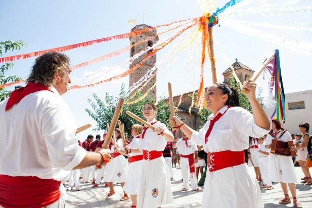 Actuació dels bastons a Sant Feliu l'any passat_617x412