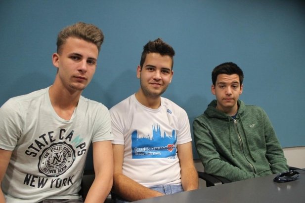 D'esquerra a dreta, els alumnes Arnau Cadafalch, Joan Subires i Oriol Urrutia _617x412