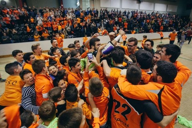 El FS Castellar celebra la històrica classificació per la final a 4 de Copa Catalunya_617x412