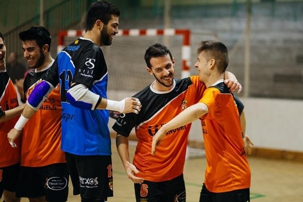 els jugadors del FS Castellar celebren un gol enfront el Palafrugell_617x412