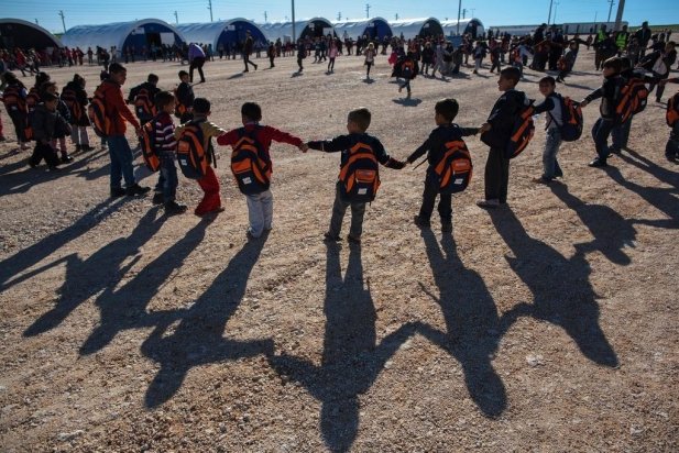 Grups de nens sirians a un camp de refugiats a Adiyaman (Turquia)._617x412