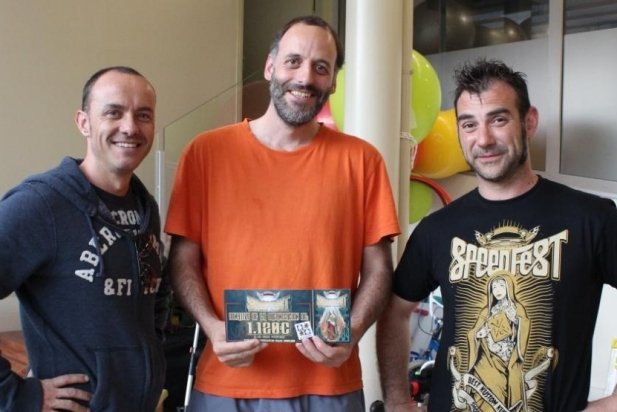 S.Mayoral, J.Cassanyer i X.Molina, en la donació d'Speedfest a Sala Puigverd_617x412