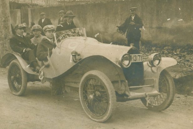 El tercer Bugatti dels Bertrand que va pilotar Arturo Gastón, guanyador de la seva categoria_617x412