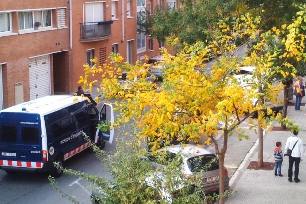 Enfrontament entre l'afició del Terrassa i la del Sabadell al carrer Tarragona_617x412