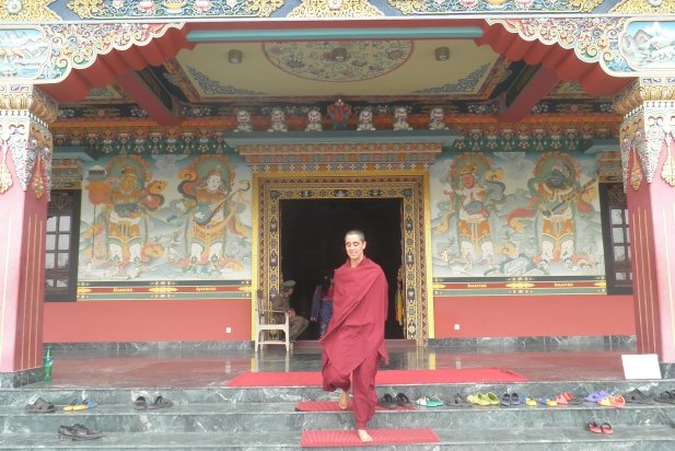 La Cristina al monestir de Lumbini_617x412