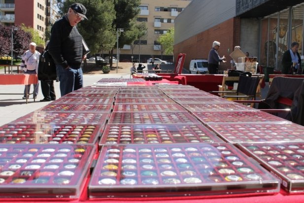 Unes 100 persones es van reunir a la trobada de col·leccionistes de plaques de cava_617x412