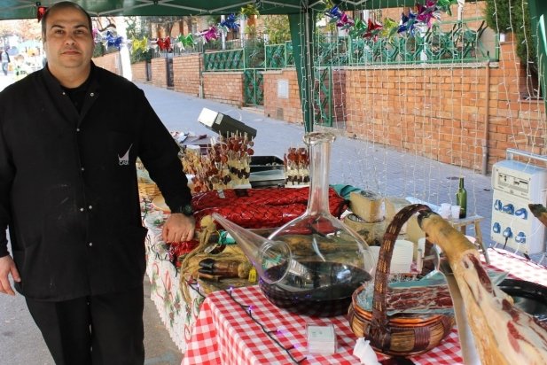Una vintena de comerços van sortir al carrer per motiu de l'Avinguda Shopping Christmas_617x412