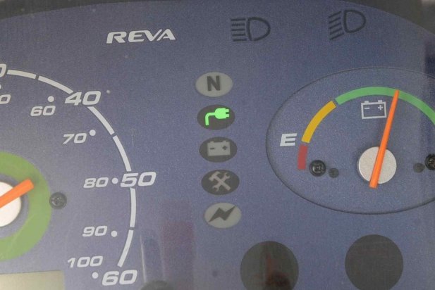 Indicadors de velocitat i bateria elèctrica del REVA_617x412