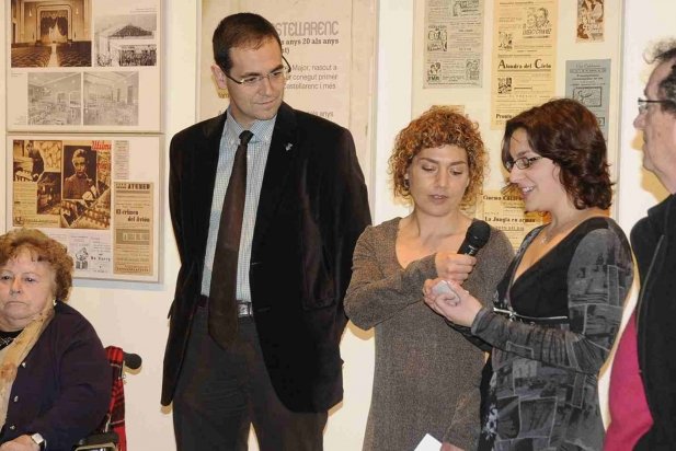 El director del BRAM!, Pere Joan Ventura, l'alcalde, Ignasi Giménez, i la comissària de l'exposició Anahí Casadesús_617x412