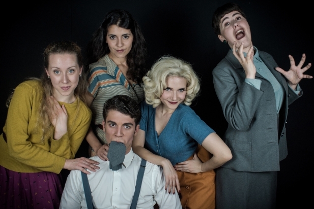 Equip de l'Epidèmia Teatre amb '9 to 5'.