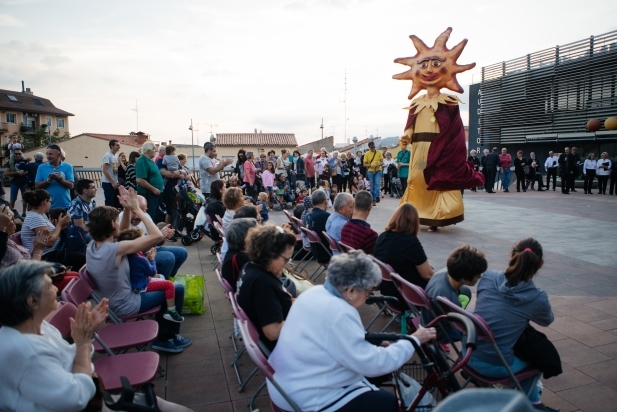 Ballada del Sol i la Lluna al Correllengua 2018. ||QUIM PASCUAL