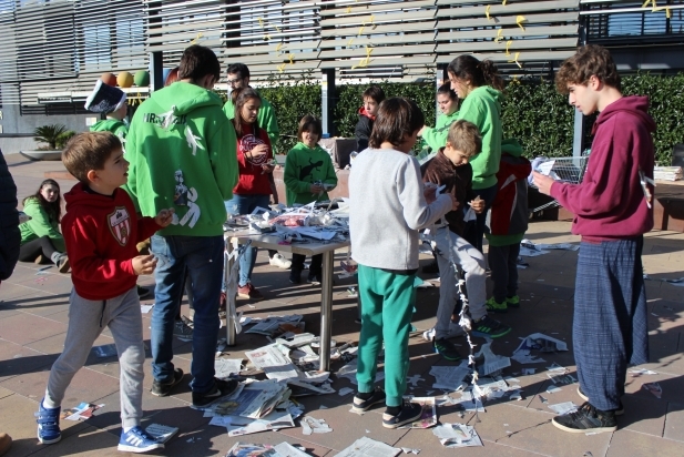 Taller de llufes a la plaça d'El Mirador. || M. ANTÚNEZ