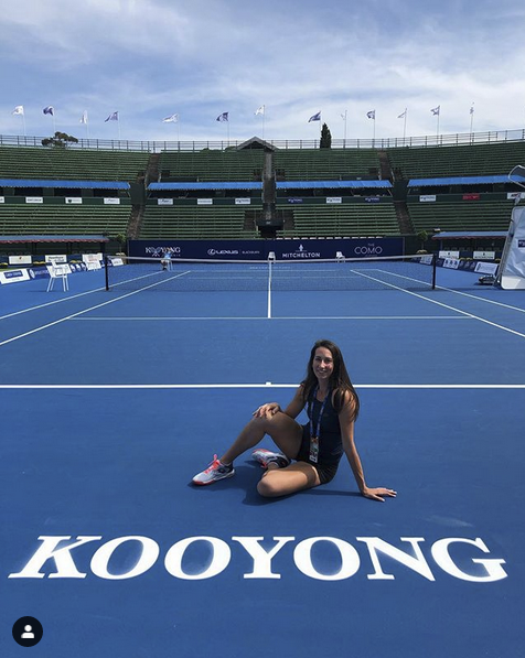 La tenista Georgina Garcia a la mítica pista de Kooyong a Austràlia. || CEDIDA