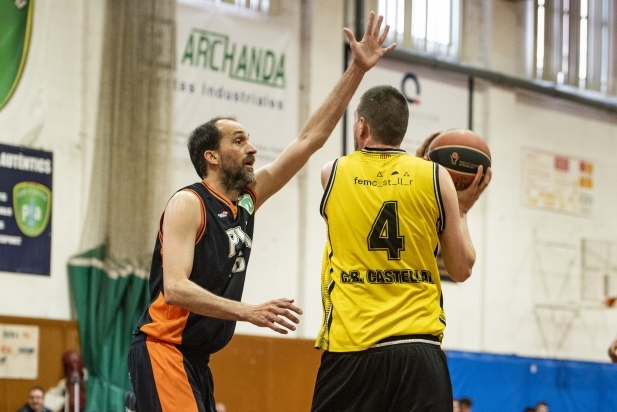 Els triples de l'excastellarenc Pau Viladomat van ser determinants