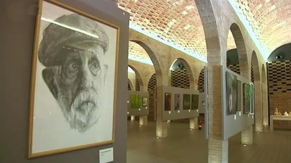 El quadre de Llorenç Caballé, on retrata la mirada d'Antoni Costa, es pot visitar al Centre Artístic Sant Lluc. || CEDIDA