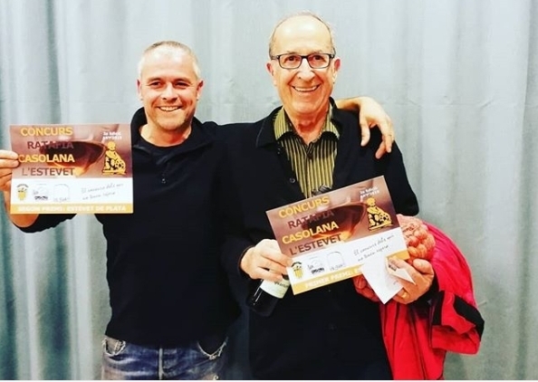 Roger Trunes i Martí Tió, segon i primer premi respectivament del concurs de ratafia L'Estevet