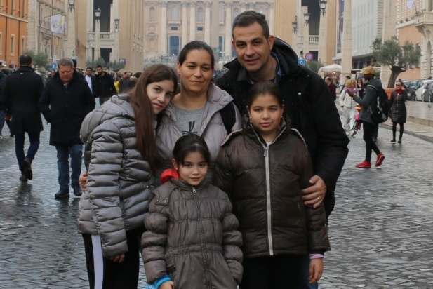 La Queralt amb la seva família a Roma