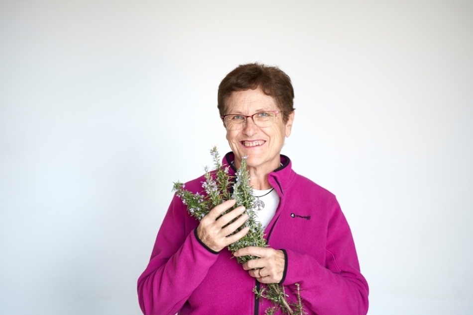 Montse Alsina Márquez, professora de plantes medicinals_950x634