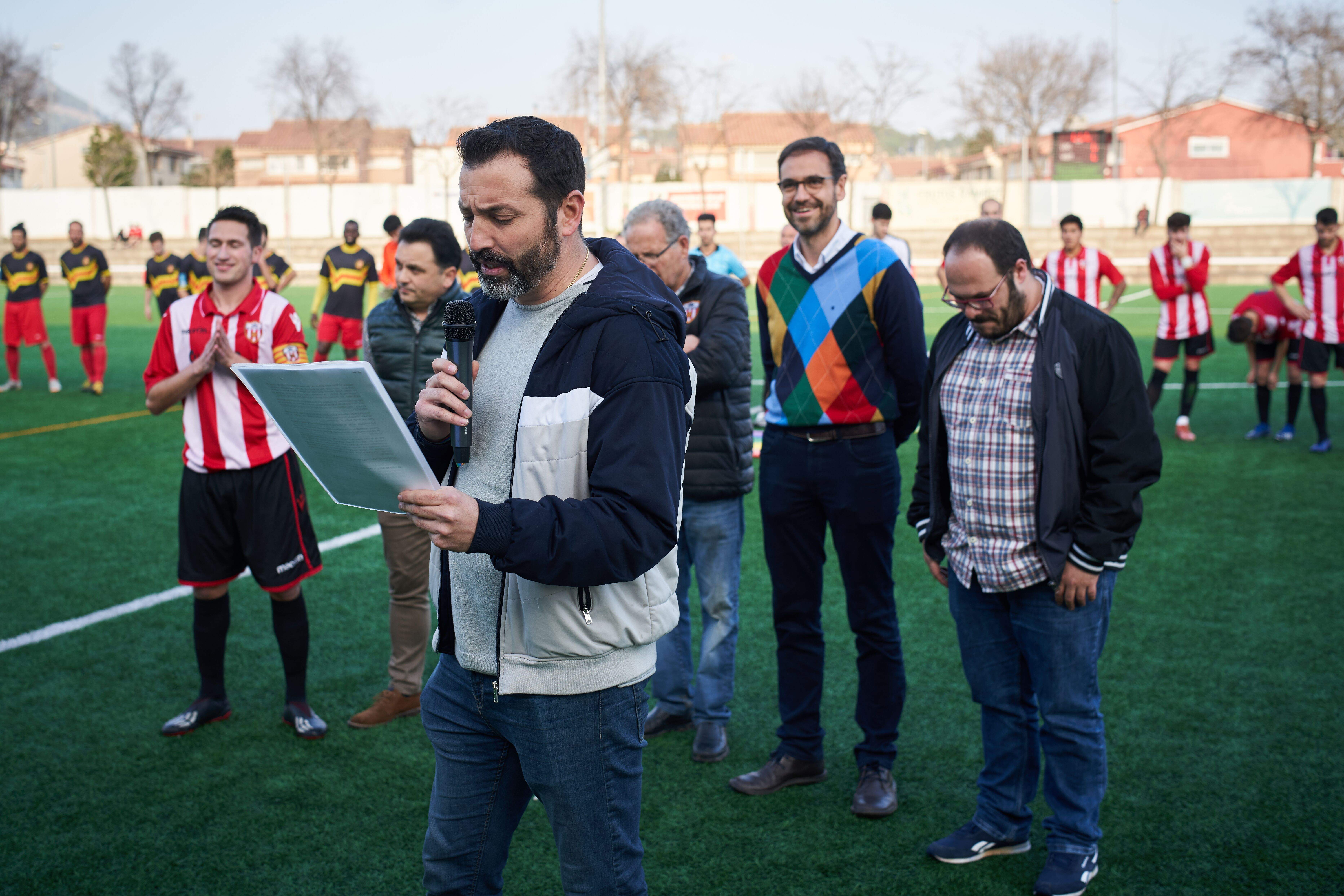 El regidor d'esports de Castellar, Nakor Bueno, durant l'acte al Joan Cortiella.