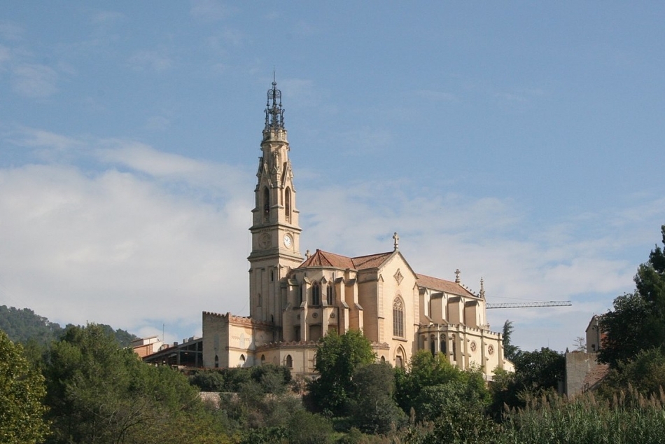 1200px Iglesia de Sant Esteve de Castellar del Vallés_950x634