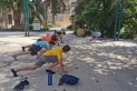 Sessió de ioga de la Guia d'Activitats Complementàries de l'Estiu Enriquit, als Jardins del Palau Tolrà - ARXIU