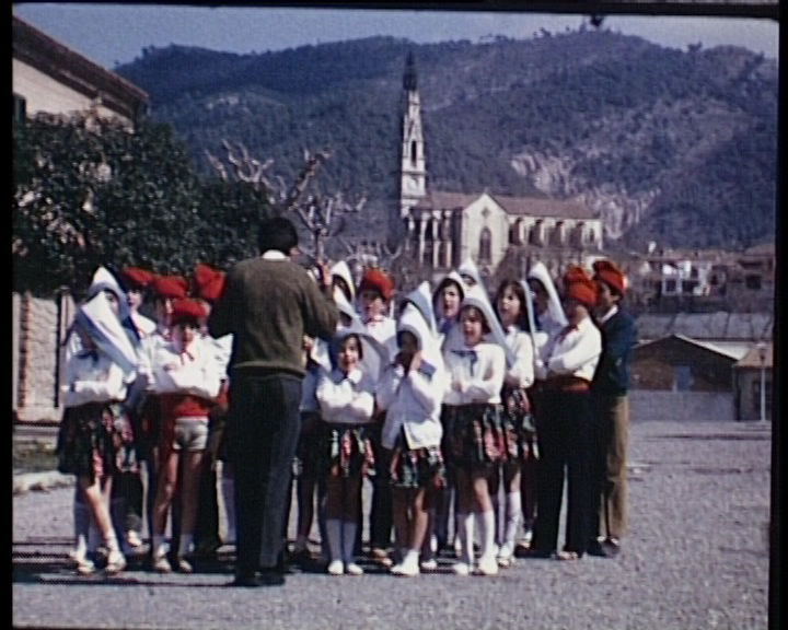 Caramelles infantils, extretes del documental 'Castellar, 1970'.