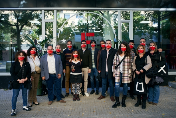 Membres del consistori a la inauguració de La Fàbrica amb el Director General de Joventut, Àlex Sastre, i el Diputat Delegat de Joventut, Javier Silva || Q. Pascual