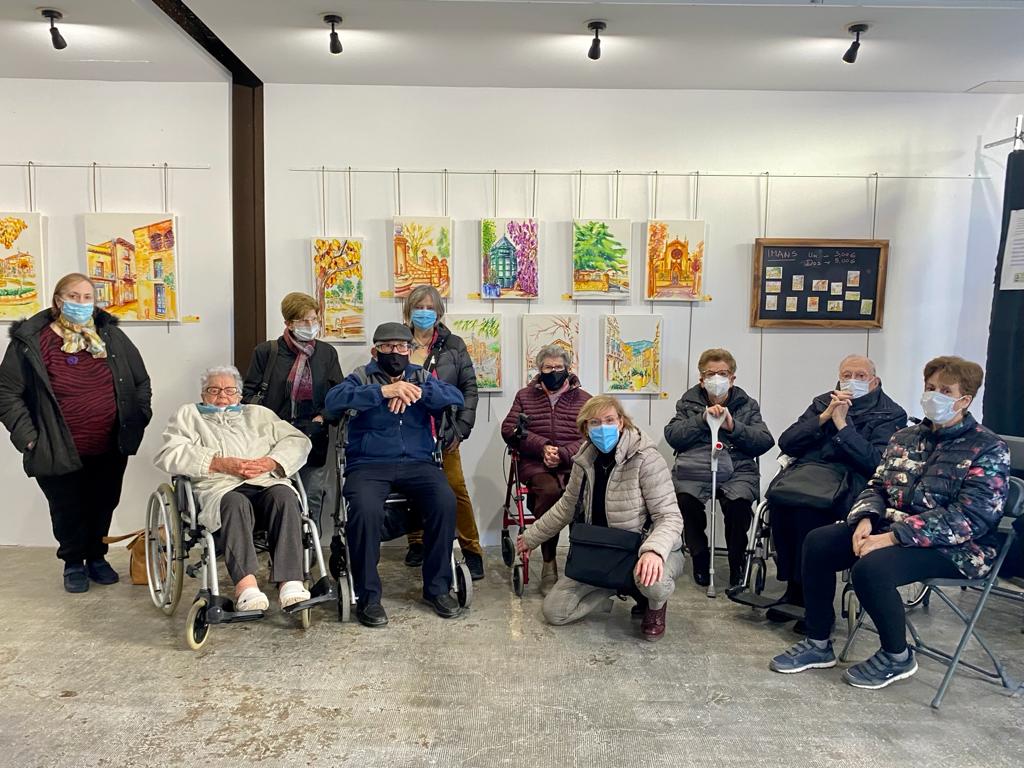 Visita dels residents de l'Obra Social Benèfica a L'Alcavot. || CEDIDA