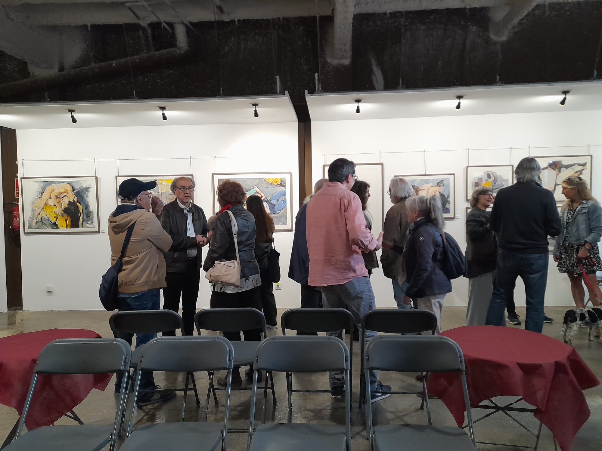 Moment de la inauguració de l'exposició d'Esteve Prat Paz a L'Alcavot. ||CEDIDA