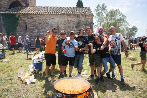 Una de les colles participants al concurs d'arrossos de Castellar Vell