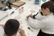 Els alumnes de 5è de FEDAC  Castellar elaborant els productes de la seva cooperativa, ‘Fedixos’ que vendran aquest dissabte