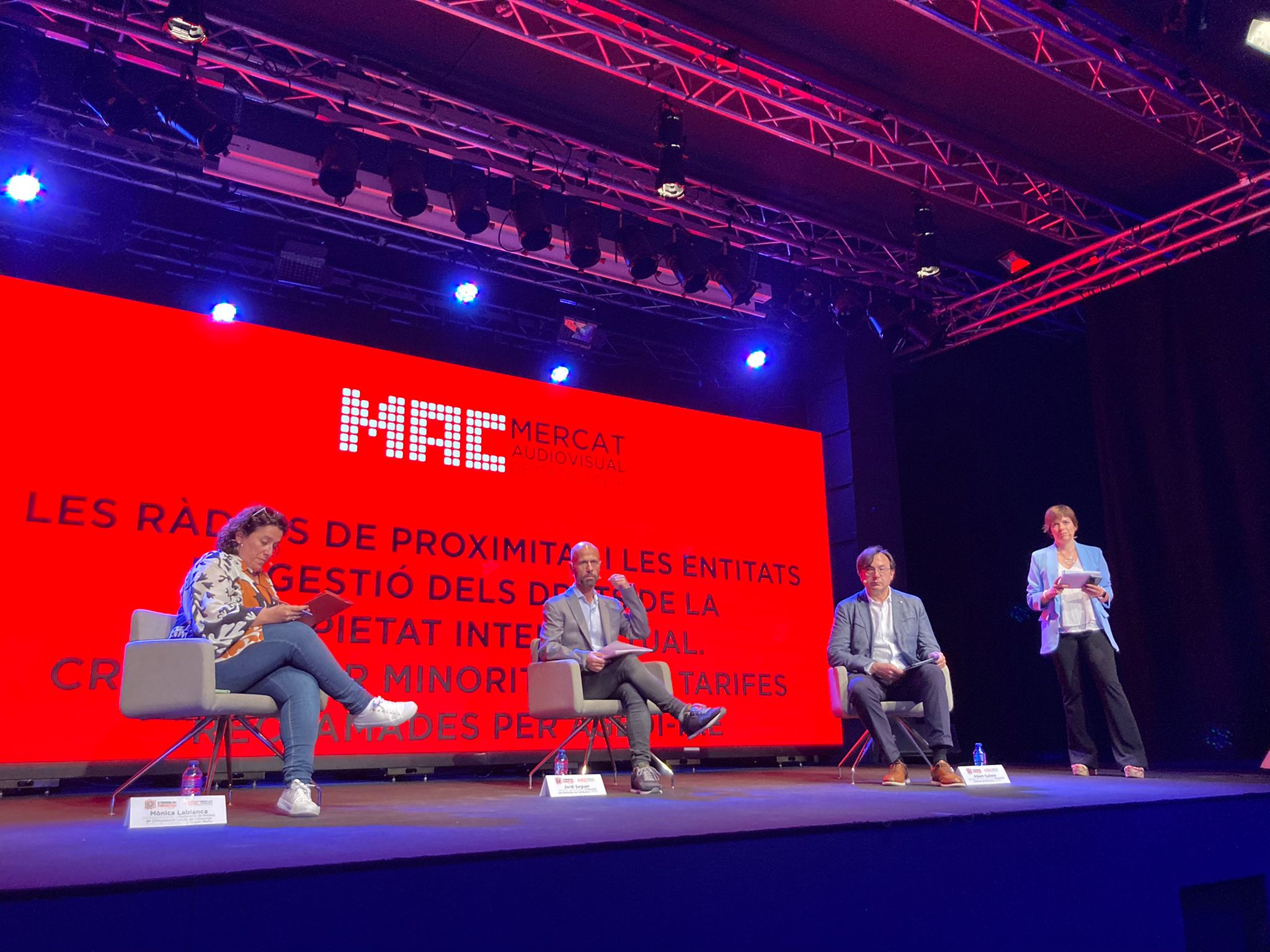 Sessió sobre AGEDI promguda per  la Federació de Mitjans dins del MAC