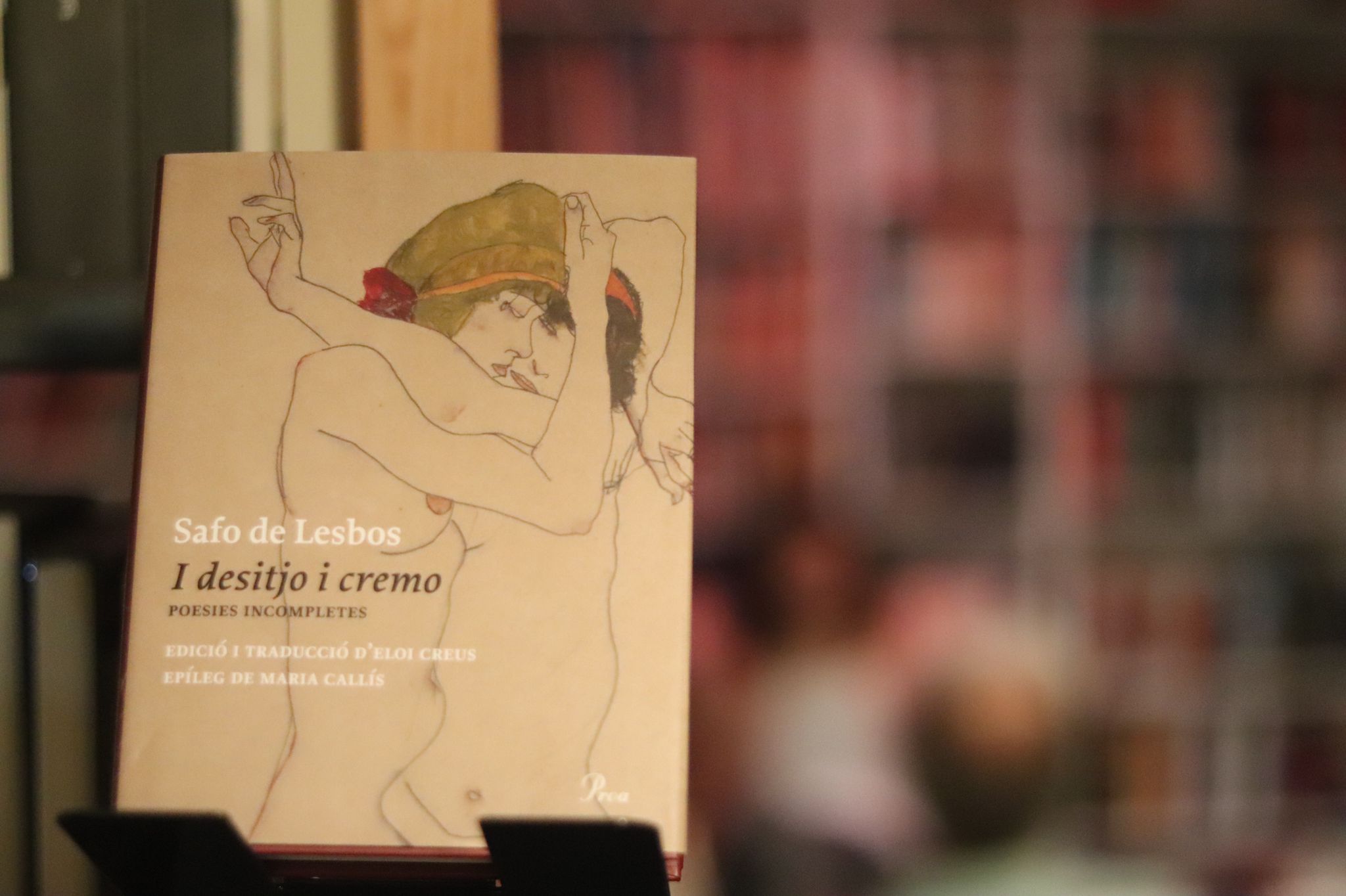 'I desitjo i cremo. Poesies incompletes' de Safo de Lesbos, amb traducció d'Eloi Creus, a la presentació a La Garriga. || EDUARD GUERRA