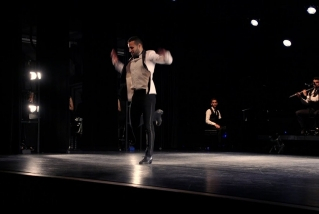 David Gutiérrez en acció a l'Auditori amb altres integrants de la Compañía Barcelona Flamenco Ballet  || Q. Pascual