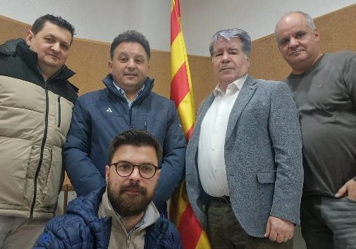 Els caps de llista d'Ara Toca i PDeCAT Sabadell al centre de la imatge