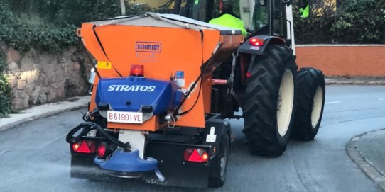 Vehicle distribuint sal
