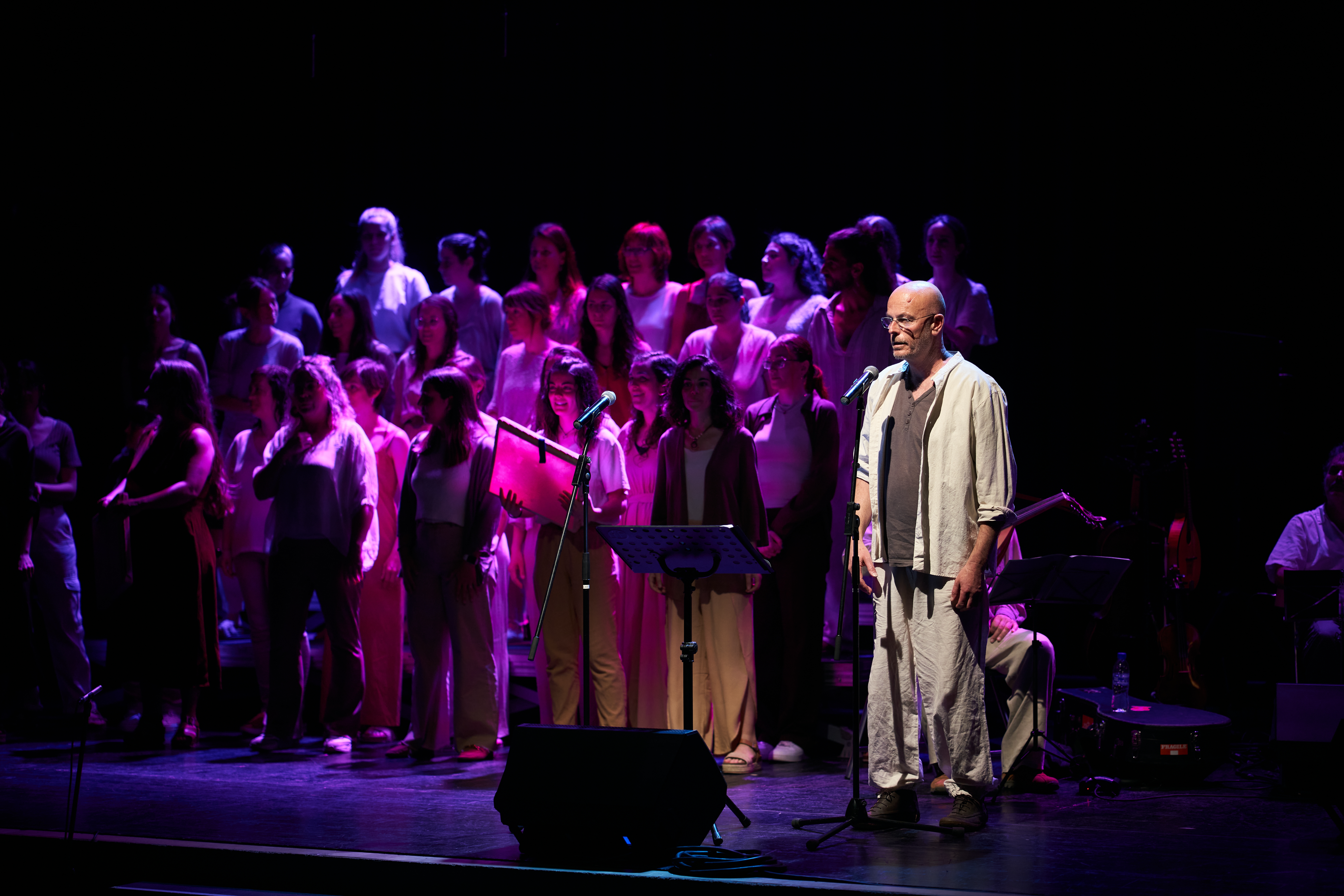 Jaume Sala, director del Cor Sant Esteve, al centre. || Q. P.