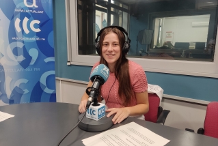 Ainhoa Pineda, candidata de Valents, a l’entrevista a Ràdio Castellar / C. D.